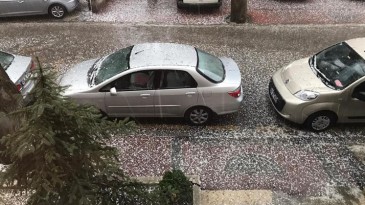 Ankara’da dolu yağışı! Misket büyüklüğünde dolu böyle görüntülendi