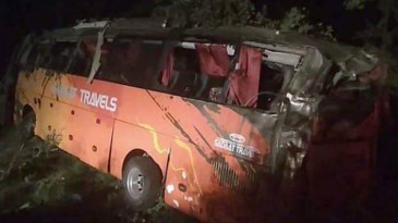 Pakistan’da otobüs kazası: 15 ölü, 20 yaralı