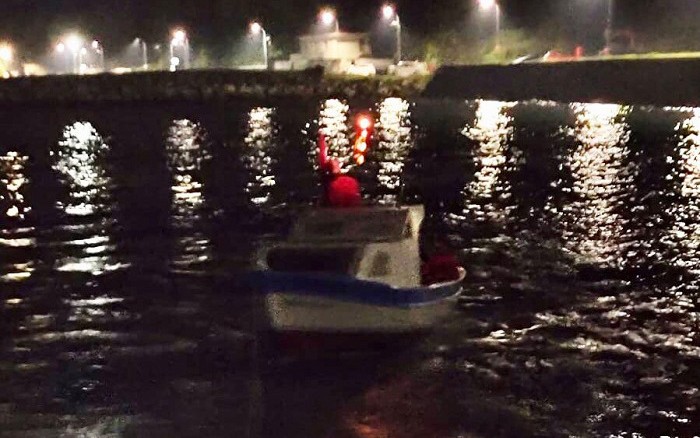 Beykoz’da sürüklenen teknedeki 4 kişi kurtarıldı