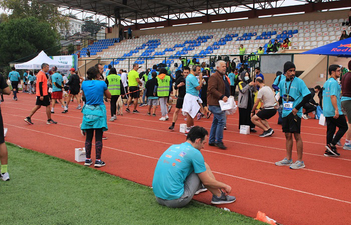 Beykoz’da sporseverler yağmur altında koştu