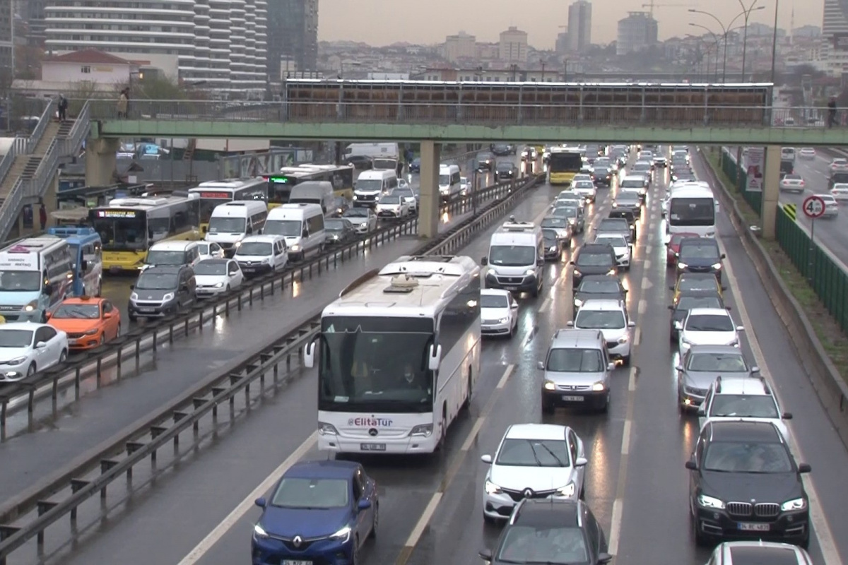 İstanbul’da trafik yoğunluğu yüzde 80’e ulaştı