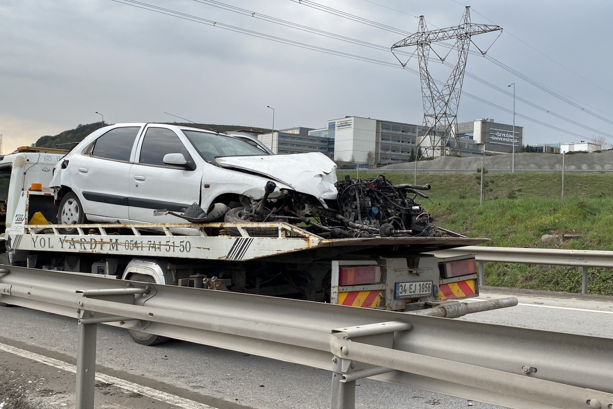 Şile otoyolunda feci kaza: 2’si ağır 3 yaralı