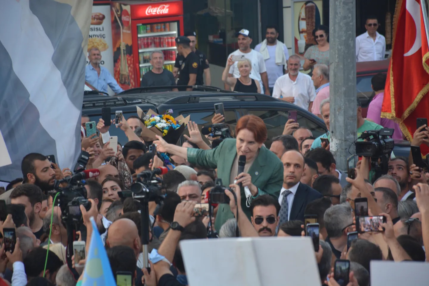 Meral Akşener Beykoz’a Geldi!…