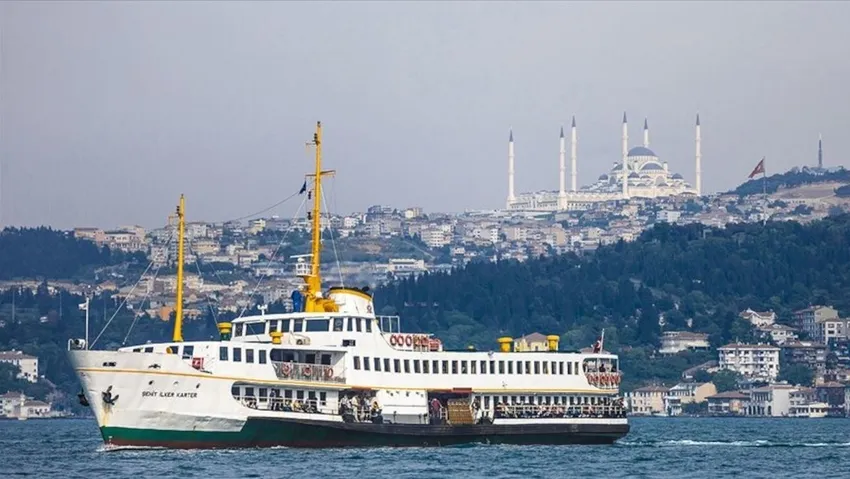 İstanbul’da deniz ulaşımına sis engeli: Bazı vapur seferleri iptal