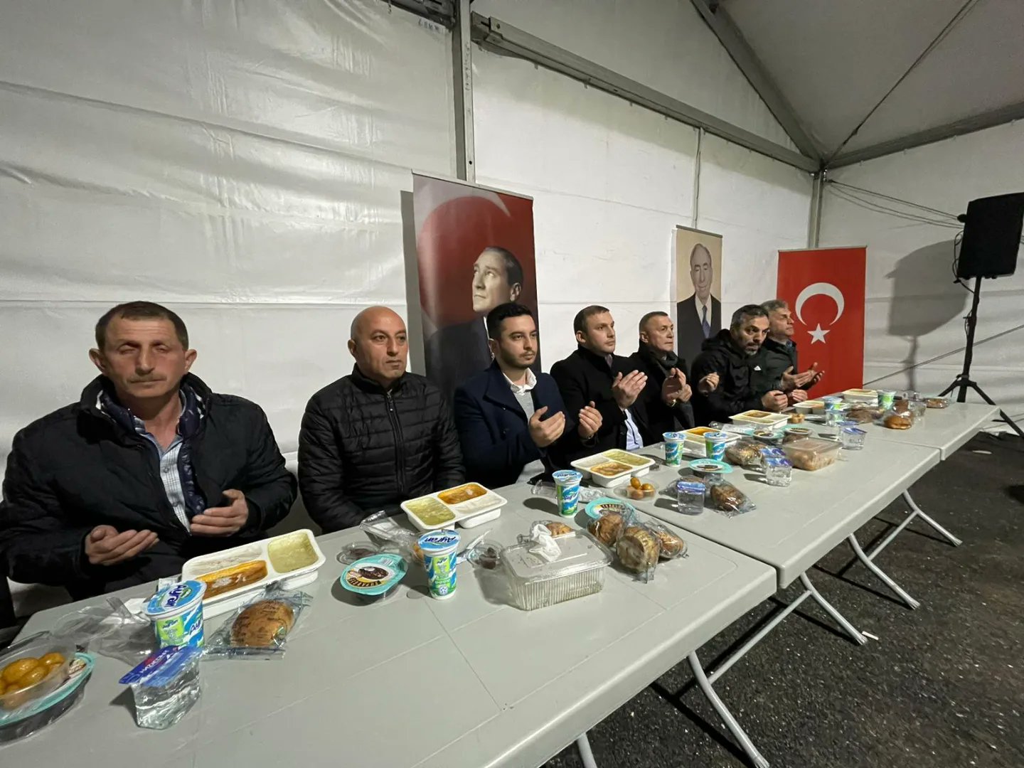 MHP Beykoz’un iftar çadırına yoğun ilgi